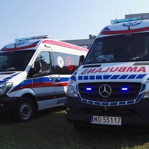Nowe ambulanse w Ostrołęce i Myszyńcu [ZDJĘCIA]