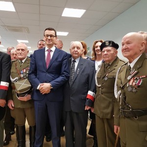 Premier Morawiecki spotkał się z ostrołęckimi kombatantami [WIDEO, ZDJĘCIA]