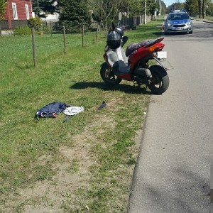 Wypadek na DK-53. 15-letni chłopak jadący skuterem trafił do szpitala