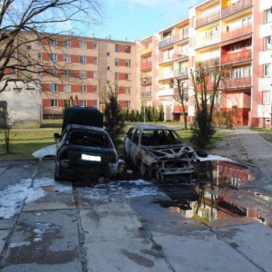 Nisko: Uciążliwy sąsiad podpalił samochody na parkingu