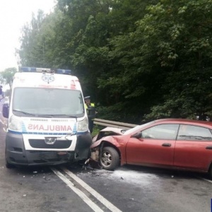 Kierowca ambulansu stracił prawo jazdy po kolizji