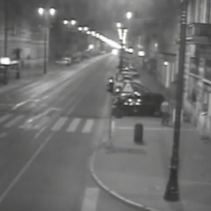 Wandal demolował samochody w Bydgoszczy (wideo)