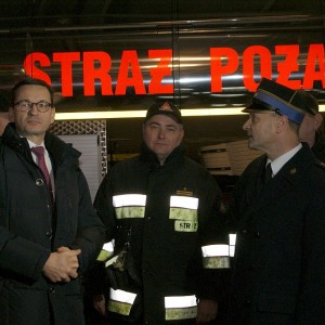 Premier Morawiecki z wizytą u ostrołęckich strażaków [ZDJĘCIA]