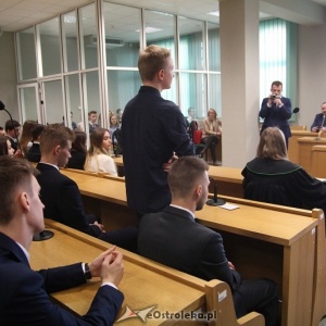 Przed ostrołęckim sądem zapadł wyrok w sprawie aborcji na nastoletniej uczennicy [WIDEO, ZDJĘCIA]