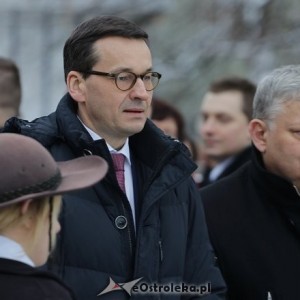 Próbowali przebić się przez policyjny kordon podczas wizyty premiera Morawieckiego w Ostrołęce