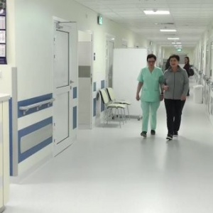Beata Szydło odwiedziła w szpitalu rannego oficera BOR (zobacz wideo)