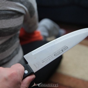 35-latek aresztowany za usiłowanie zabójstwa. Zadał swojej partnerce kilka ciosów nożem!