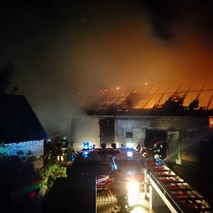 Pożar w Brzozówce. Częściowo spłonął drewniany dom