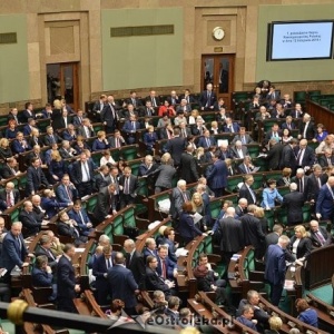 Posłowie opozycji chcą darmowej opieki dla kombatantów z Powstania Warszawskiego