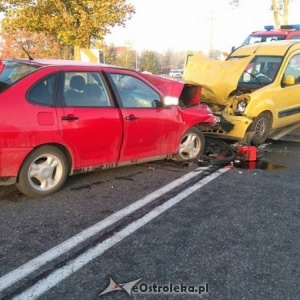 Wypadek w Czerwinie: Trzy osoby odniosły obrażenia [ZDJĘCIA]