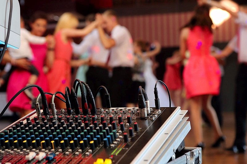 Muzyka Na Wesele 8211 Jaką Oprawę Muzyczną Wybrać Na Zabawę Weselną