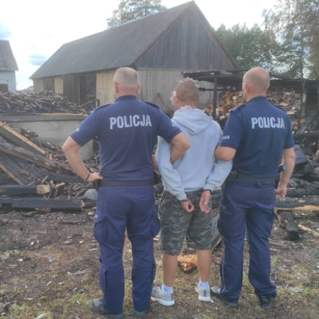 Podpalenie budynku w gminie Czarnia. Straty są ogromne! Zatrzymano podejrzanego