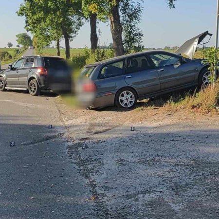 Trzy osoby ranne w wypadku w Szwelicach. Winny kierowca suzuki [ZDJĘCIA]