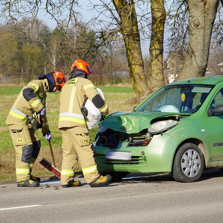 Wypadek na trasie z Ostrołęki do Goworowa. Jedna osoba ranna [ZDJĘCIA]