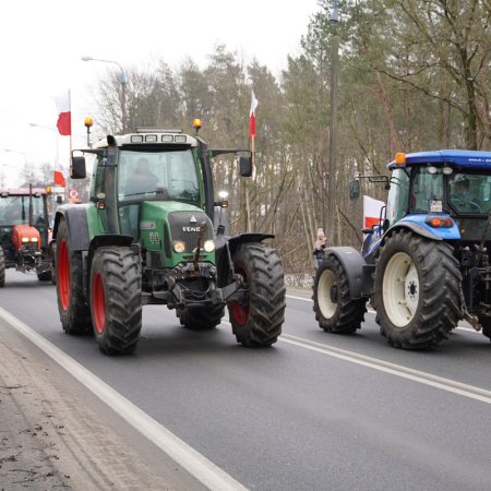 Protest rolników także w Ostrołęce! Ciągniki na ulicach [WIDEO, ZDJĘCIA]