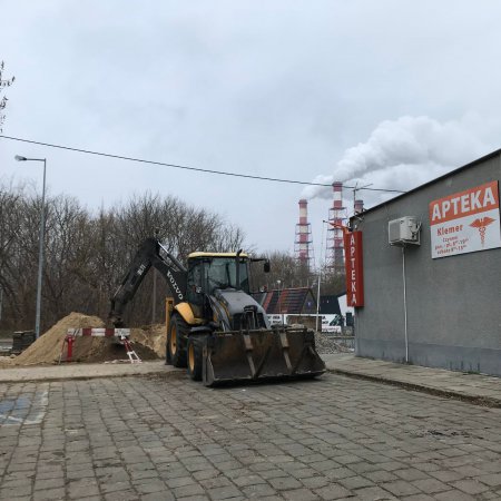 Trwa budowa instalacji sanitarnych w ulicy Aleja Wojska Polskiego i Łomżyńskiej w Ostrołęce [ZDJĘCIA]