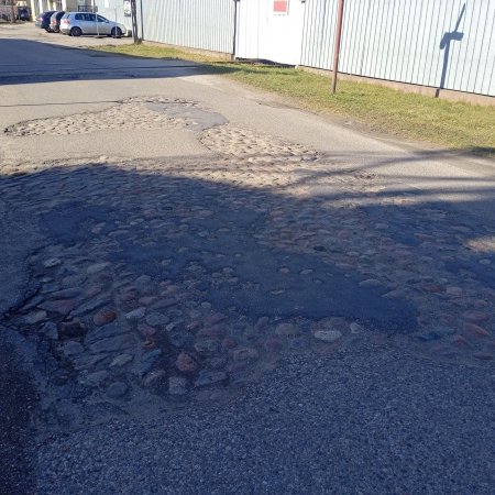 Nakładki asfaltowe w Ławach coraz bliżej [ZDJĘCIA]