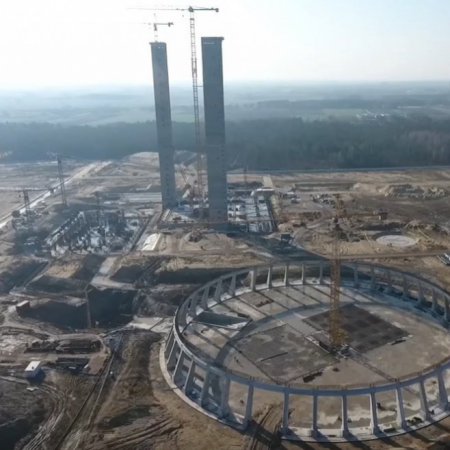 Borys Budka krytykuje budowę elektrowni Ostrołęka C. "Wpompowane zostały miliardy złotych"