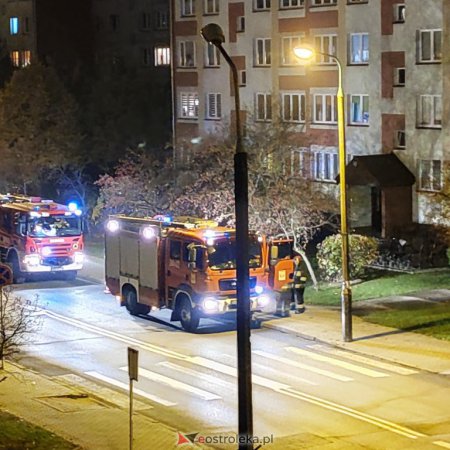 Akcja strażacka w bloku przy Goworowskiej. Co tam się wydarzyło? [ZDJĘCIA]