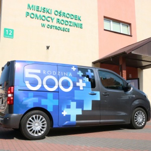 „Bus 500+” z informacyjną akcją w Ostrołęce [ZDJĘCIA, WIDEO]