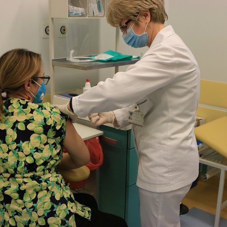 Wstrzymano dostawy szczepionek przeciwko covid-19 do szpitala węzłowego w Ostrołęce