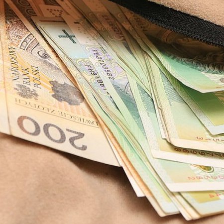 Przestępcy dopięli swego! Seniorka z Ostrołęki straciła 20 tysięcy złotych!
