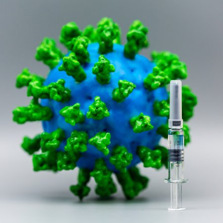 Dworczyk: celem szczepień przeciw Covid-19 jest doprowadzenie w 2021 r. do odporności populacji
