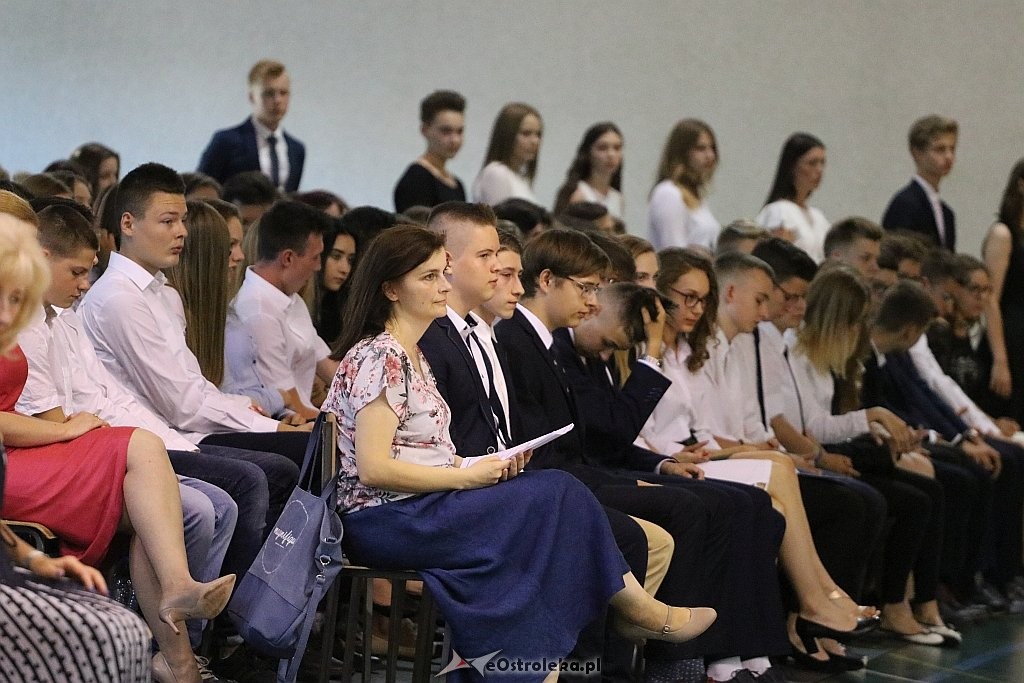 Zakończenie Roku Szkolnego Gimnazjum Scenariusz Na Wesoło Zakończenie roku szkolnego klas trzecich w Gimnazjum nr 5 [ZDJĘCIA]