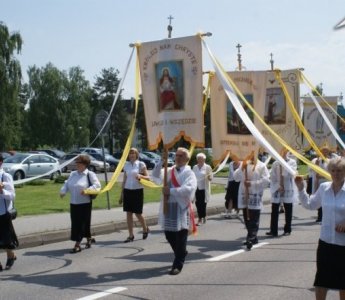 Boże Ciało w ostrołęckich parafiach (ZDJĘCIA, WIDEO)