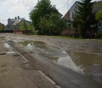 List do redakcji: Jazda tą drogą przypomina przeprawę offroadową! (ZDJĘCIA)