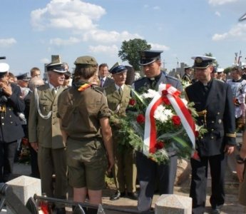 Uroczystości w hołdzie Marynarzom i Ułanom poległym na Ziemi Rzekuńskiej w 1920 roku" (WIDEO)