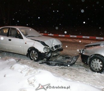 Czołowe zderzenie na ul. Ostrowskiej (ZDJĘCIA) 