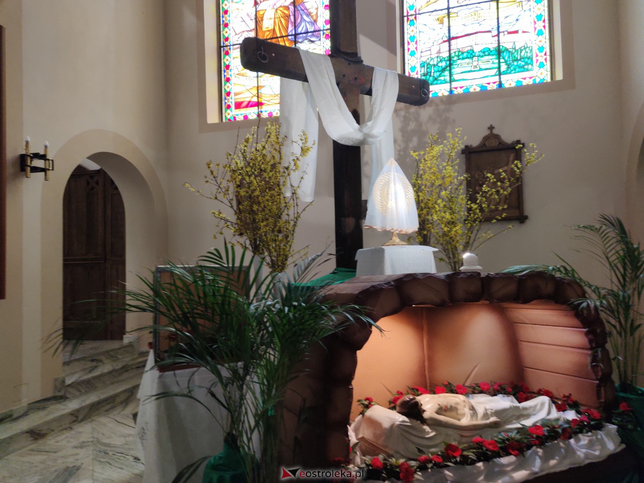 Grób Jezusa w kościele Zbawiciela Świata w Ostrołęce