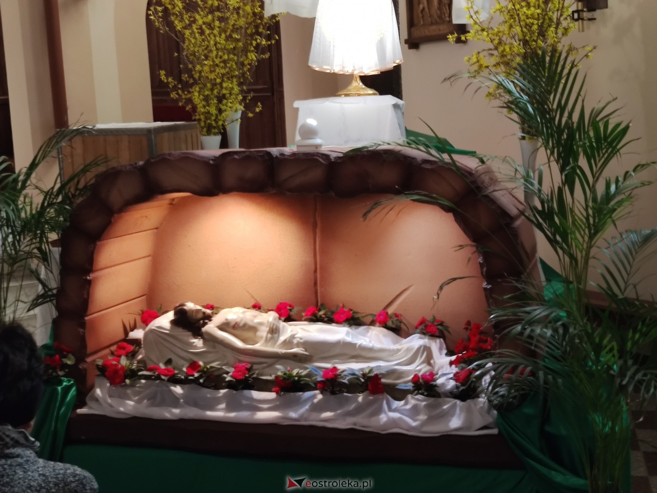 Grób Jezusa w kościele Zbawiciela Świata w Ostrołęce