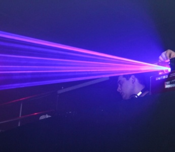 Klubowe rozpoczęcie wakacji czyli Laser Show w Xsensation [ZDJĘCIA]