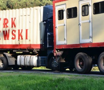 Zderzenie dwóch ciężarówek w Laskowcu [ZDJĘCIA]