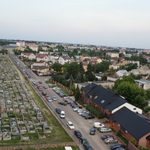 Wszystkich Świętych 2021. Apel inspektora sanitarnego: Nośmy maseczki na cmentarzach