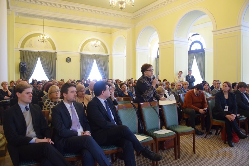  W Mazowieckim Urzędzie Wojewódzkim odbyły się konsultacje społeczne dotyczące programu "Rodzina 500 plus"