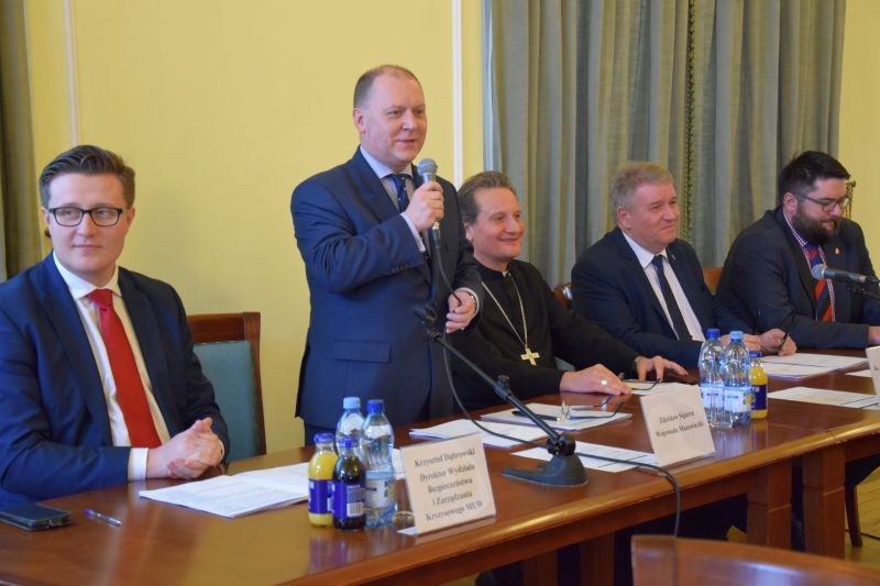 W spotkaniu udział wzięli: dyrektor WBZK MUW Krzysztof Dąbrowski, wojewoda Zdzisław Sipiera, bp. Rafał Markowski, wicewojewoda Sylwester Dąbrowski oraz zastępca prezydenta Warszawy Jarosław Jóźwiak