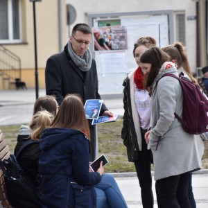 Bus z "piątką PiS" zawitał do Olszewa-Borek