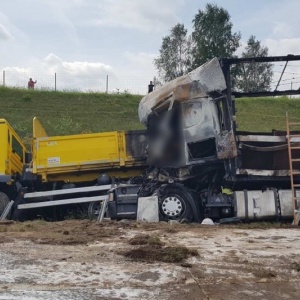 Śmiertelny wypadek na A2. Nie żyją dwie osoby [ZDJĘCIA]