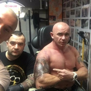 Ostrołęczanin autorem nowego tatuażu Krystiana Pudzianowskiego [ZDJĘCIA]