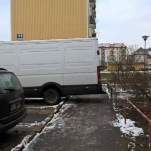 Niebywały "mistrz parkowania" przy Goworowskiej
