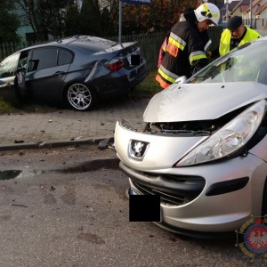 Kolejny wypadek w Łysych. Zawiniło kierowca peugeota [ZDJĘCIA]