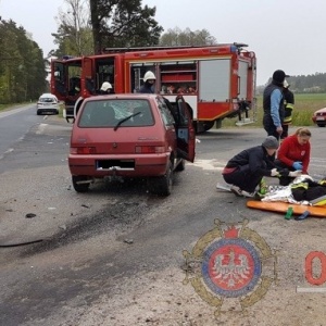 Kolejny wypadek pod Łysymi: Do szpitala trafiła jedna osoba [ZDJĘCIA]