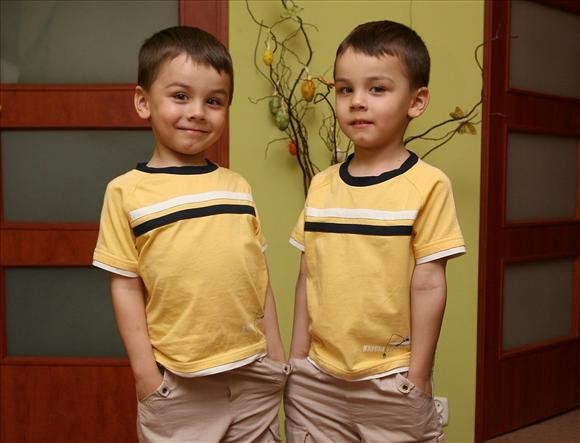 Oto nowi bracia Kaczyńscy - bliźniaki Jakub (5 l.) i Aleksander (5 l.)! Spędzą Dzień Dziecka z prezydentem RP fot. Tomasz Ozdoba