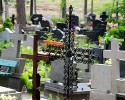 Skradziono mosiężny krzyż z cmentarza