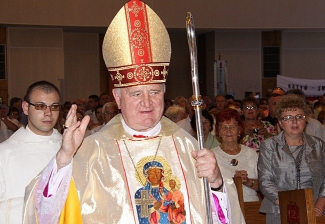 Mszę przed marszem odprawi biskup łomżyński Stanisław Stefanek (fot. radiomaryjachicago.org)