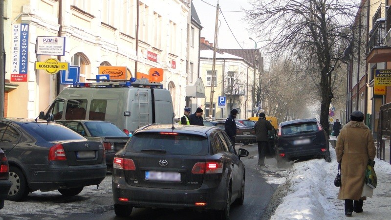 Kolizja na ul. Kościuszki (fot. P. Nadwodna)