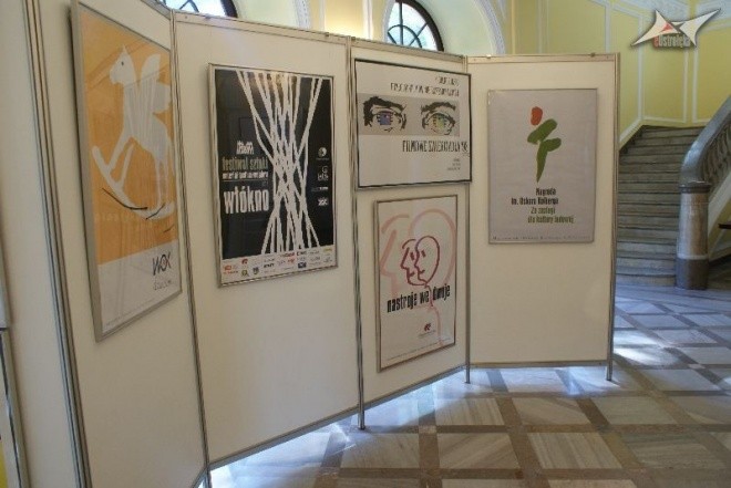 W lipcu ubiegłego roku wystawa pt. Plakat kurpiowski odbyła się w Mazowieckim Urzędzie Wojewódzkim w Warszawie